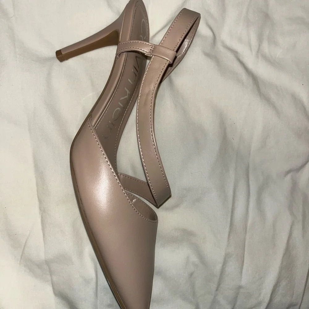NUDE CALVIN KLEIN GILISA HEELS 👡 - Picture 7 of 8
